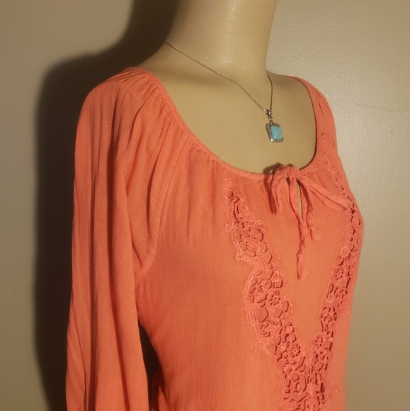 Trendy Boho Chic Coral Blouse Size Medium - Picture 2 of 4